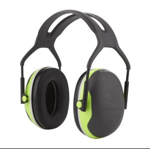 A Direção-Geral do Consumidor (DGC)** recebeu uma comunicação sobre a recolha dos seguintes produtos: “Protetores de ouvidos de caça X4A preto/verde, da marca PELTOR, código modelo: 8535050 e código artigo: 2738136”, adquiridos entre 1 de março de 2020 e 28 de fevereiro de 2023, por ter sido detetado que “(…) vários lotes dos protetores de ouvidos de caça Peltor X4A preto/verde não cumprem os requisitos de desempenho de segurança. A parte de plástico verde fluorescente pode apresentar fissuras que podem levar a uma redução da proteção auditiva”: