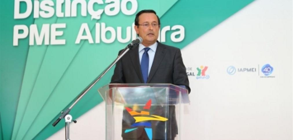 Distinguidas Empresas Locais em Cerimónia Pública Distinguidas Empresas Locais em Cerimónia Pública