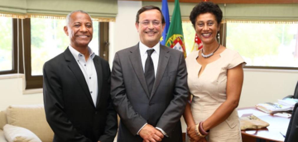 ALBUFEIRA E SAL REFORÇAM GEMINAÇÃO