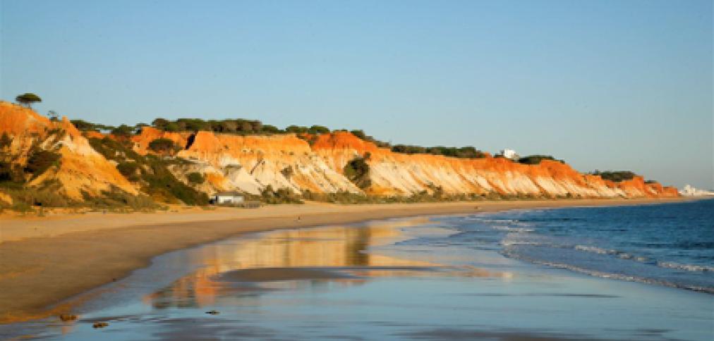 ALBUFEIRA ESTÁ NO TOP DAS PRAIAS COM QUALIDADE DE OURO