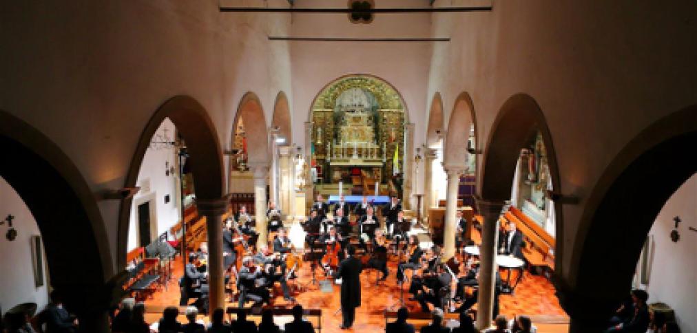Orquestra Clássica do Sul apresentou música erudita em Paderne Orquestra Clássica do Sul apresentou música erudita em Paderne