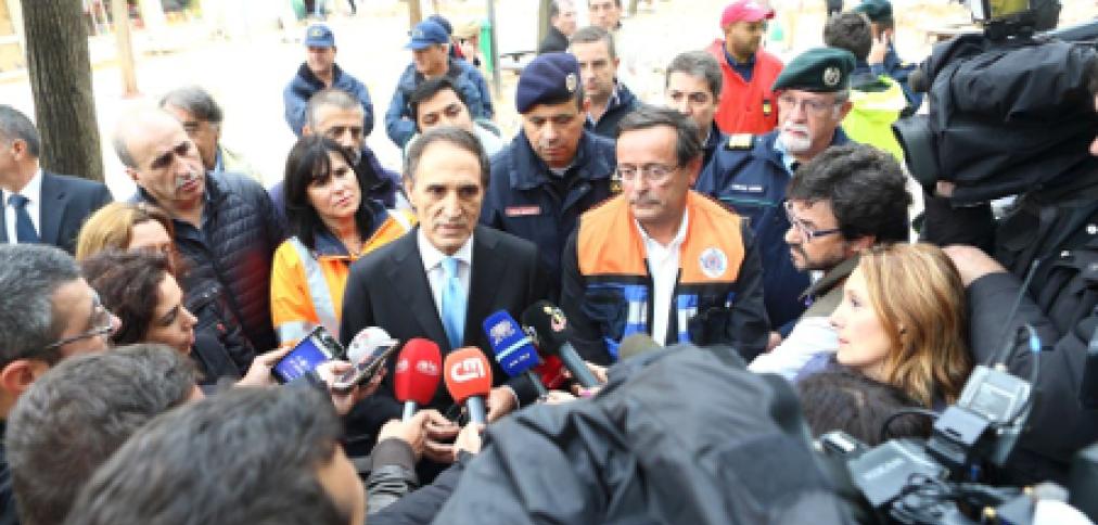 ALBUFEIRA RECEBE AJUDA PARA REDUZIR PREJUÍZOS CAUSADOS PELA INTEMPÉRIE ALBUFEIRA RECEBE AJUDA PARA REDUZIR PREJUÍZOS CAUSADOS PELA INTEMPÉRIE