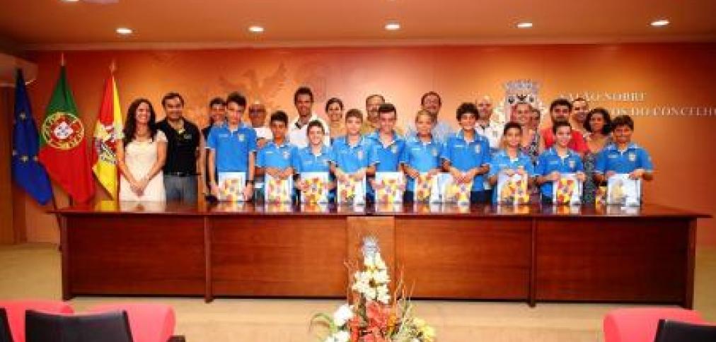 EQUIPA INFANTIL DO FUTEBOL CLUBE DE FERREIRAS CHEGA AOS QUARTOS-DE-FINAL DA “KIDS MASTER CHAMPIONS” EQUIPA INFANTIL DO FUTEBOL CLUBE DE FERREIRAS CHEGA AOS QUARTOS-DE-FINAL DA “KIDS MASTER CHAMPIONS”