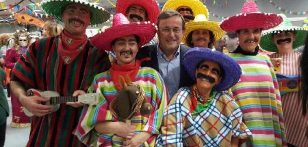 ALBUFEIRA BRINCA AO CARNAVAL