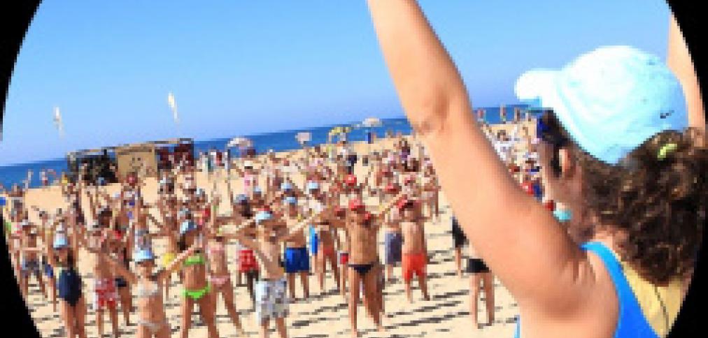 ATIVIDADES DE VERÃO PARA CRIANÇAS E JOVENS ATIVIDADES DE VERÃO PARA CRIANÇAS E JOVENS