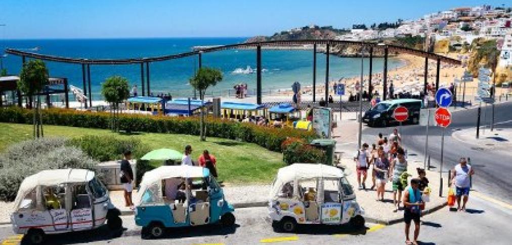 MUNICÍPIO ALTERA LOCALIZAÇÃO DE PARAGENS DOS TUK-TUK E PRAÇA DE TÁXIS