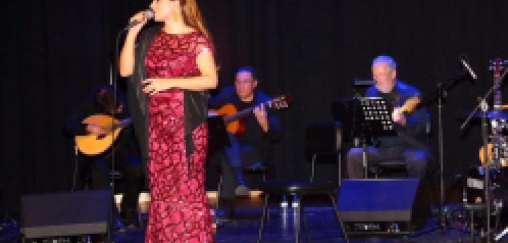 ALBUHERA & RAQUEL PETERS DÃO CONCERTO DE ANO NOVO EM ALBUFEIRA ALBUHERA & RAQUEL PETERS DÃO CONCERTO DE ANO NOVO EM ALBUFEIRA