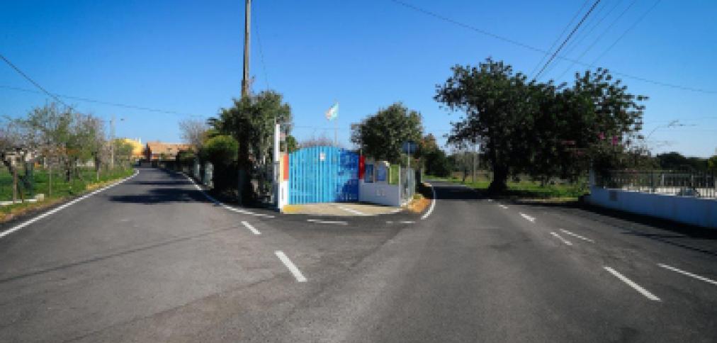 CÂMARA MUNICIPAL INVESTE PERTO DE 450 MIL EUROS NA REPAVIMENTAÇÃO DE CAMINHOS EM FERREIRAS CÂMARA MUNICIPAL INVESTE PERTO DE 450 MIL EUROS NA REPAVIMENTAÇÃO DE CAMINHOS EM FERREIRAS