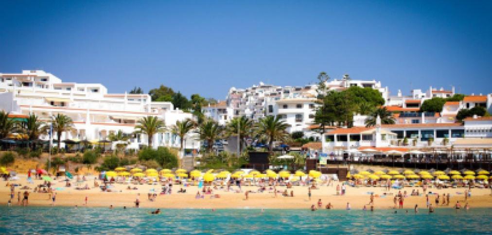 JOVENS ESCOLHEM ALBUFEIRA PARA ATIDADES DAS FÉRIAS DA PÁSCOA JOVENS ESCOLHEM ALBUFEIRA PARA ATIDADES DAS FÉRIAS DA PÁSCOA
