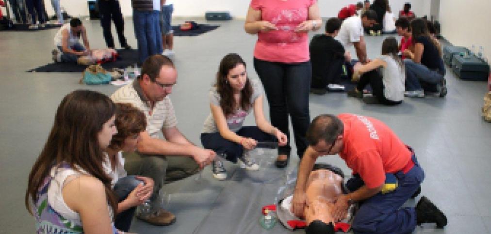 APRENDER A SALVAR VIDAS É O MOTE PARA UMA AÇÃO DE FORMAÇÃO EM ALBUFEIRA APRENDER A SALVAR VIDAS É O MOTE PARA UMA AÇÃO DE FORMAÇÃO EM ALBUFEIRA