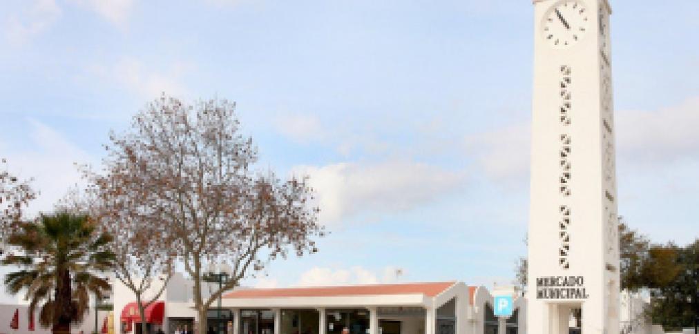ALBUFEIRA ISENTA PAGAMENTO DAS MENSALIDADES DE ESPAÇOS COMERCIAIS INSERIDOS EM EQUIPAMENTOS MUNICIPAIS ALBUFEIRA ISENTA PAGAMENTO DAS MENSALIDADES DE ESPAÇOS COMERCIAIS INSERIDOS EM EQUIPAMENTOS MUNICIPAIS