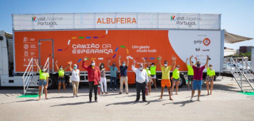 “CAMIÃO DA ESPERANÇA” ESTÁ EM ALBUFEIRA ATÉ À PRÓXIMA SEGUNDA-FEIRA “CAMIÃO DA ESPERANÇA” ESTÁ EM ALBUFEIRA ATÉ À PRÓXIMA SEGUNDA-FEIRA