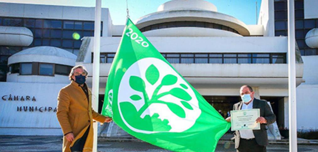MUNICÍPIO DISTINGUIDO COM A BANDEIRA VERDE “ECOXXI 2020” COM O MELHOR RESULTADO DE SEMPRE MUNICÍPIO DISTINGUIDO COM A BANDEIRA VERDE “ECOXXI 2020” COM O MELHOR RESULTADO DE SEMPRE