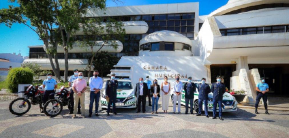 MUNICÍPIO ENTREGA VIATURAS À GNR COM VISTA A MELHORAR A SEGURANÇA NO CONCELHO MUNICÍPIO ENTREGA VIATURAS À GNR COM VISTA A MELHORAR A SEGURANÇA NO CONCELHO
