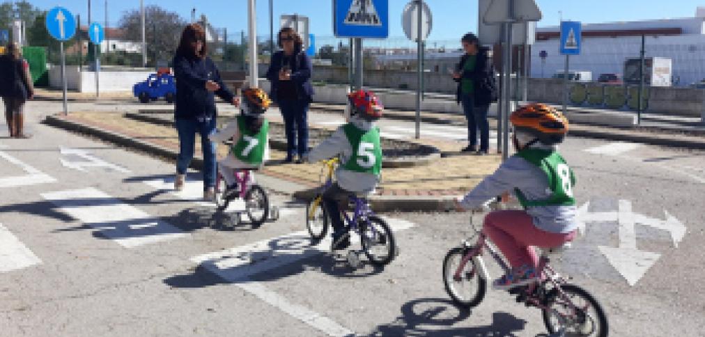 CRESCER E APRENDER NA ESCOLA DE TRÂNSITO DE ALBUFEIRA CRESCER E APRENDER NA ESCOLA DE TRÂNSITO DE ALBUFEIRA