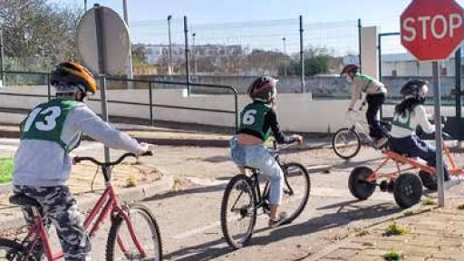 Pedalar aos sábados na Escola de Trânsito