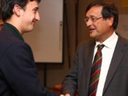 Jovens Algarvios Debatem Ideias Empreendedoras