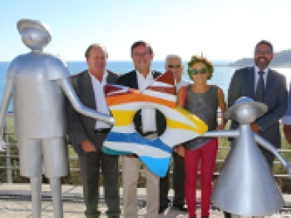 ALBUFEIRA HOMENAGEIA TURISTAS COM ESCULTURA NO PAU DA BANDEIRA
