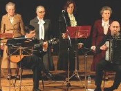 MOÇAS NAGRAGADAS RECEBEM HOMENAGEM NO AUDITÓRIO MUNICIPAL DE ALBUFEIRA