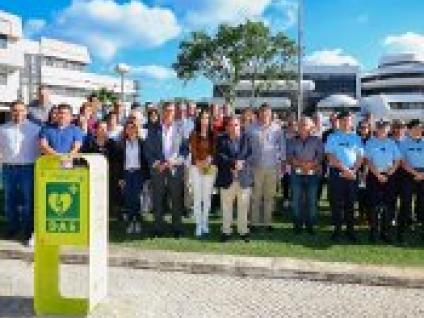 ALBUFEIRA É O PRIMEIRO MUNICÍPIO PORTUGUÊS A COLOCAR DESFIBRILHADORES AUTOMÁTICOS EXTERNOS NA VIA PÚBLICA