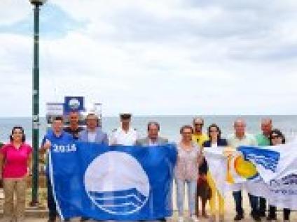 ALBUFEIRA É O PRIMEIRO MUNICÍPIO ALGARVIO A HASTEAR AS BANDEIRAS AZUIS EM TODAS AS PRAIAS