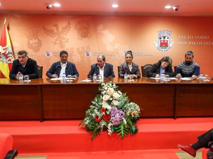 Assinatura de acordo coletivo com sindicatos
