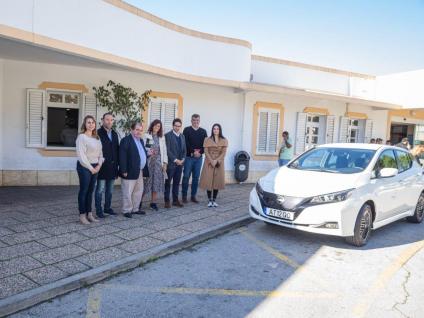 Município entrega veículo 100% elécrico ao Centro de Saúde de Albufeira