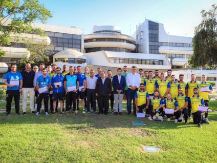 Homenagem a clubes e atletas