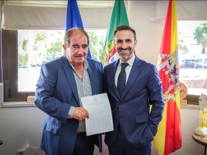 Assinatura de contrato para execução de empreitada de “Lar, Apoio Domiciliário e Centro de Dia – Fontainhas"