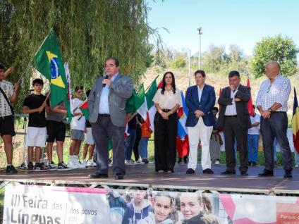Presidenta da CÂmara Municipal a discursar na III Feira das Línguas e dos Povos em Mobilidade