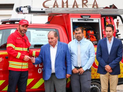 MUNICÍPIO DE ALBUFEIRA ENTREGA VIATURA AOS BOMBEIROS MUNICIPAIS