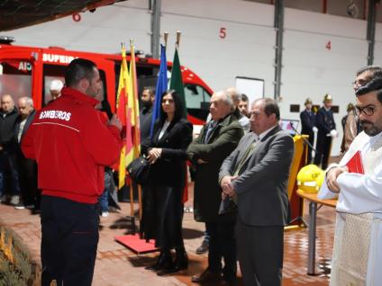 CÂMARA MUNICIPAL DE ALBUFEIRA OFERECE DUAS AMBULÂNCIAS À CORPORAÇÃO LOCAL DE BOMBEIROS