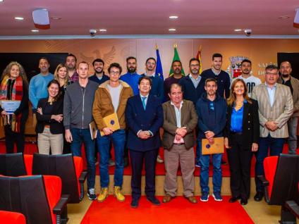 ENTREGA DE DIPLOMAS A FORMANDOS DA ACADEMIA APROMA