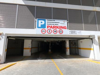 Parque de Estacionamento de Olhos de Água