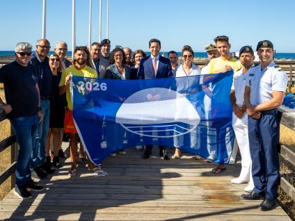 PRIMEIRA BANDEIRA AZUL DO ALGARVE  HASTEADA EM ALBUFEIRA