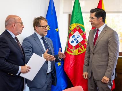 Secretário de Estado e Ministro da Administração Interna com presidente da Câmara Municipal de Albufeira