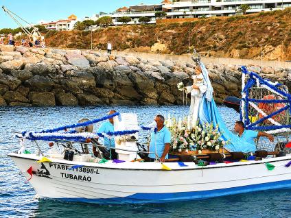 Procissão no mar em honra de Nossa Senhora da Orada