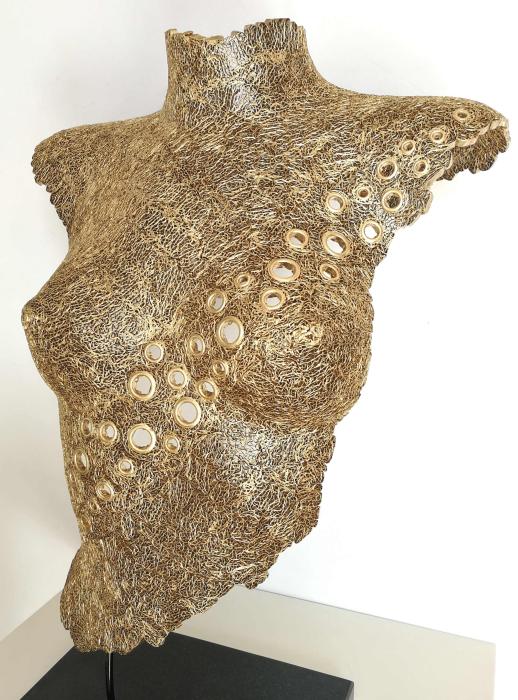 Exposição de Escultura "Detalhe" – A Arte na Delicadeza do Cartão, de Angelina Maia