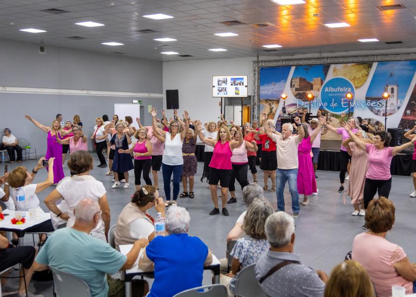 Clube avô encerra ano de atividades com festa