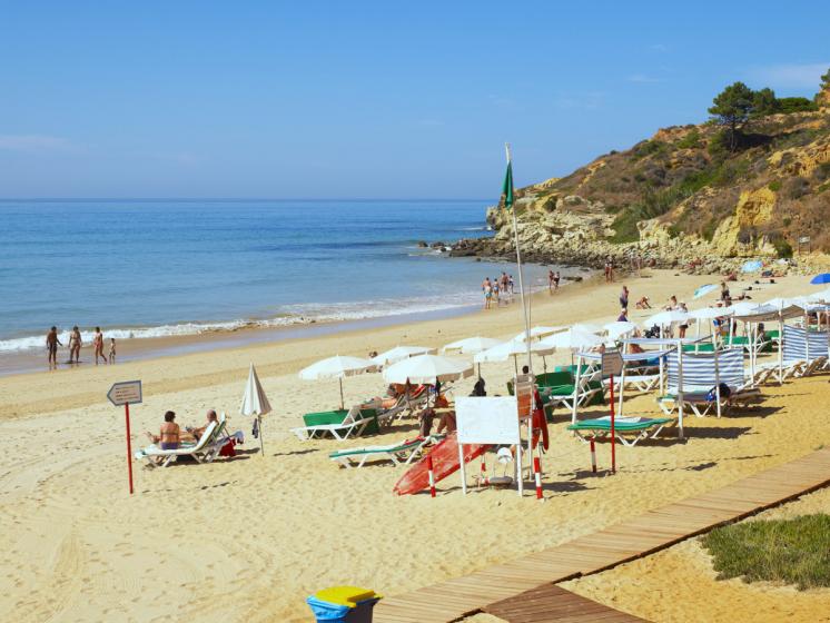 Praia do Barranco das Belharucas