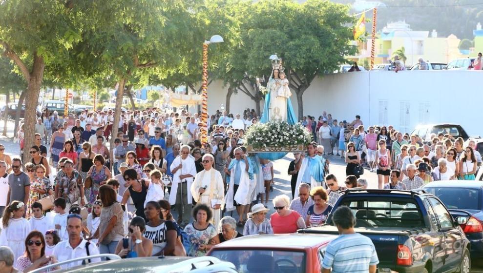 NOSSA SENHORA DA ORADA HOMENAGEADA PELAS GENTES DA TERRA