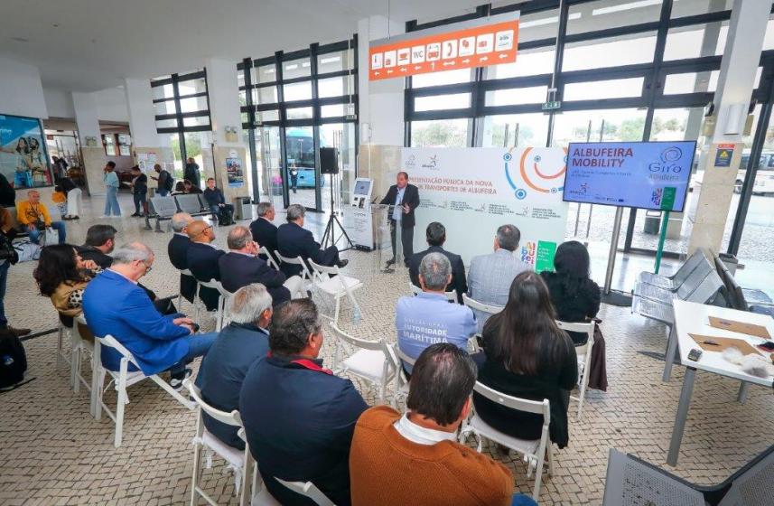 Albufeira amplia rede de transportes giro