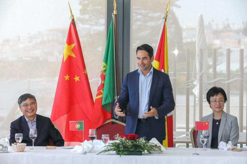 Visita do embaixador da China