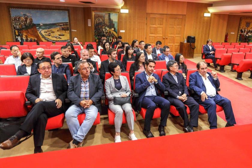 Visita do embaixador da China