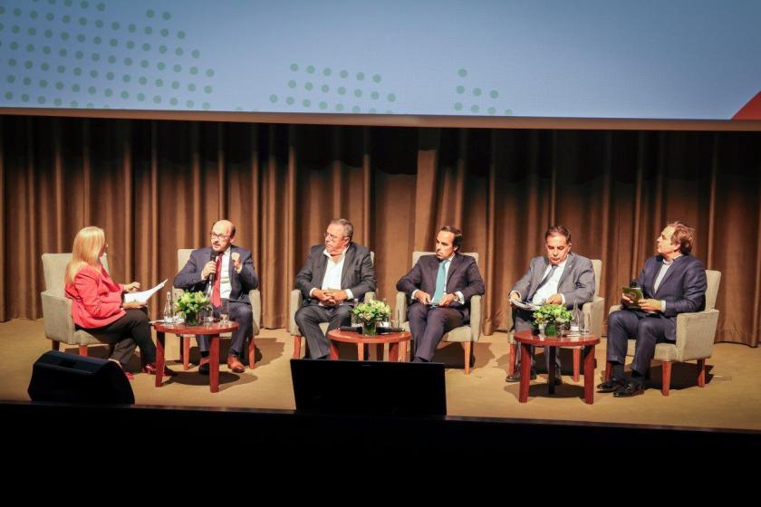 painel de oreadores na Conferência “Turismo como fator de Coesão Nacional”