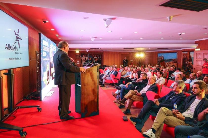 apresentação do programa decorreu no Salão Nobre dos Paços do Concelho com o Presidente, José Carlos Rolo