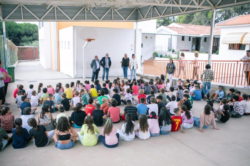 Alunos na apresentação do livro