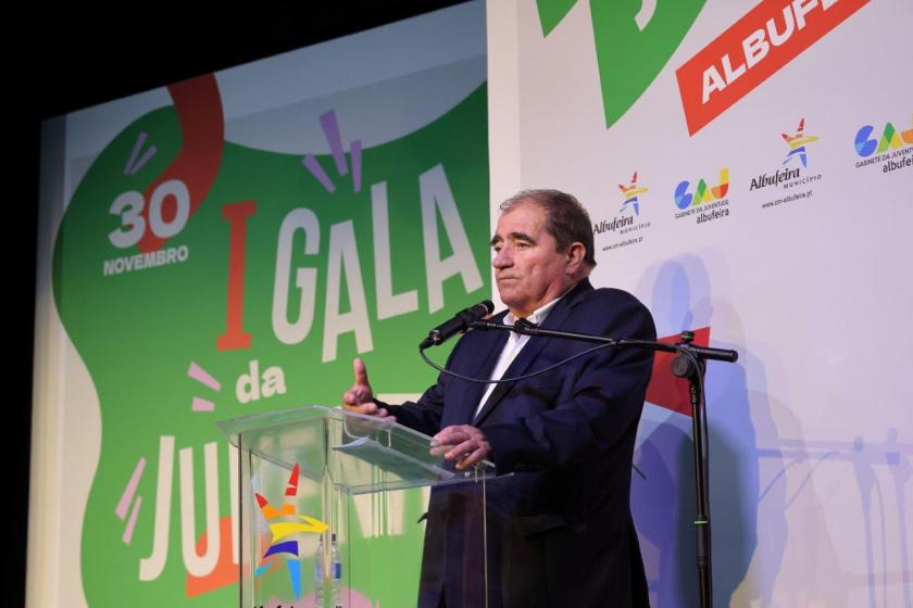 José Carlos Rolo, presidente da Câmara Municipal de Albufeira discursando para os presentes