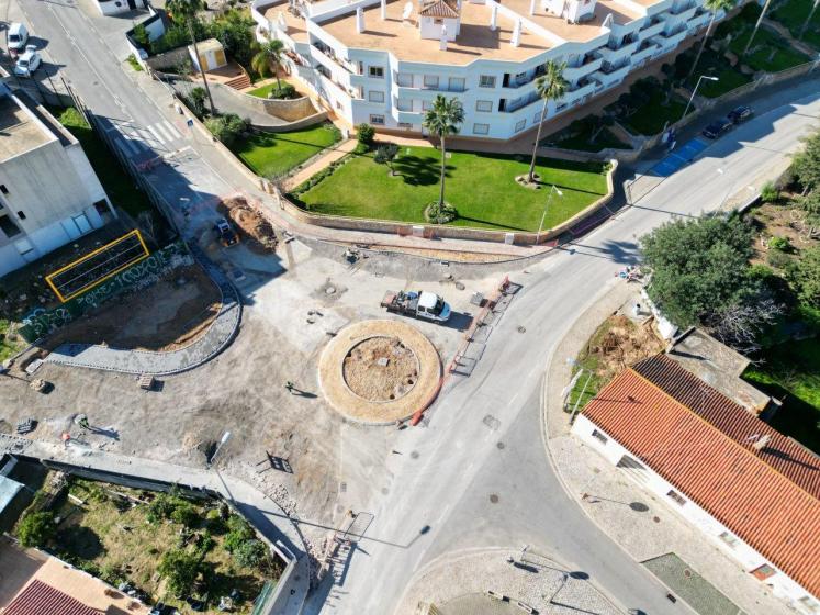 Nova Rotunda na freguesia da Guia