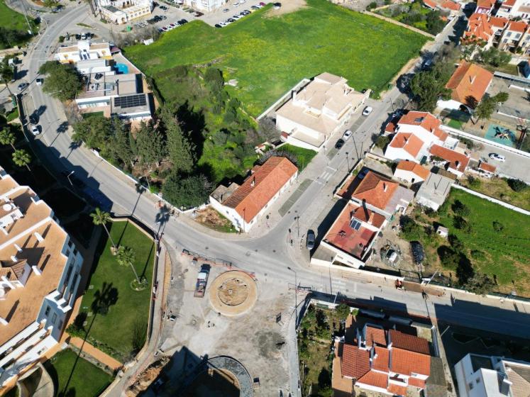 Nova Rotunda na freguesia da Guia